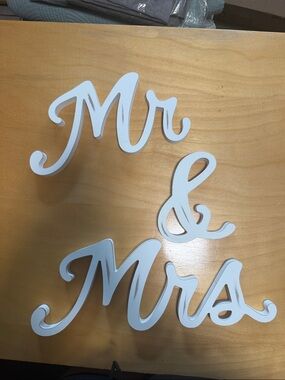 White Mr & Mrs Wedding Wall Sign – Home Party Supplies